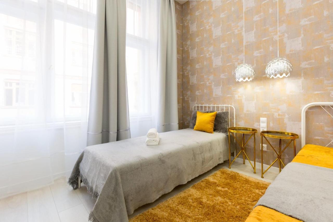 Unique & Lovely Place With Ac Budapest Exteriör bild